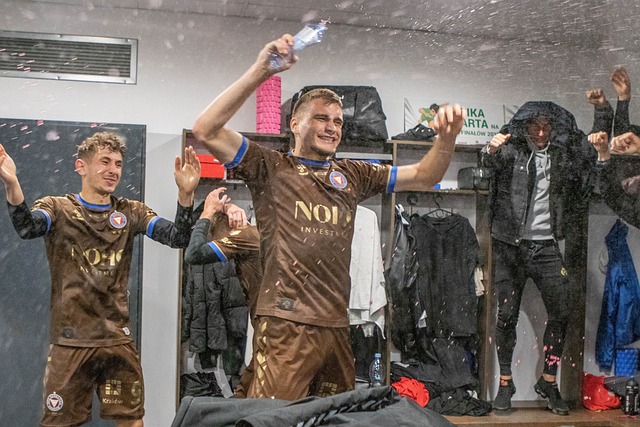 不仅贡献 不仅贡献